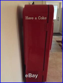 Vendo 80 Vintage Coke Machine. Fully Restored. Must See Local Pickup only