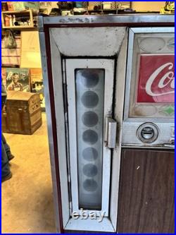 Vendo V-63 Coca-Cola Vintage Soda Vending Machine Cold Beverage