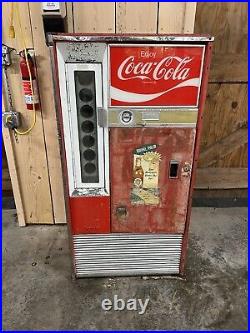 Vendo Vintage Coke Machine