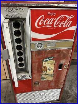 Vendo Vintage Coke Machine