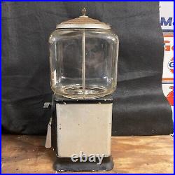 Vintage 10 cents glass globe working gumball machine with key