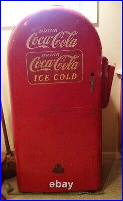 Vintage 1940's F. L. Jacobs Jsc 160 Coke Drink Coca Cola Vending Machine