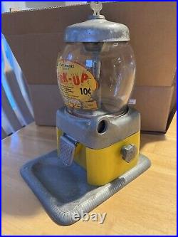 Vintage 1940's Perk-Up Coin Operated Gumball With Key 10 Cent