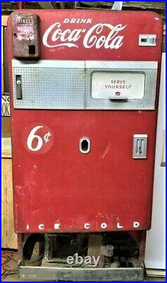 Vintage 1940s Vendo 83 Coca Cola Vending Machine