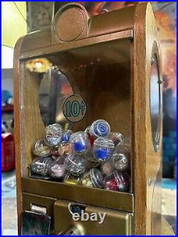 Vintage 1940s Victor Vending Machine 70 + Original Unopened Capsule Prize Toys