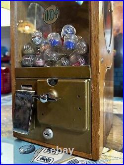 Vintage 1940s Victor Vending Machine 70 + Original Unopened Capsule Prize Toys