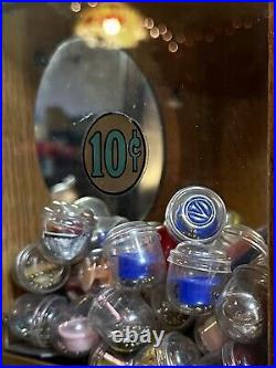 Vintage 1940s Victor Vending Machine 70 + Original Unopened Capsule Prize Toys