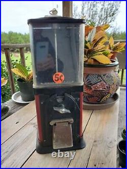 Vintage 1950 Victor Vending Topper 5 Cent Gumball Machine w Working Key VVC89