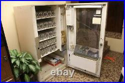 Vintage 1950's 1960's Fawn Snack Vending Machine Model # 20 in working condition