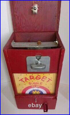 Vintage 1950's Hit The Target 1 Cent Gumball Machine Working With Key