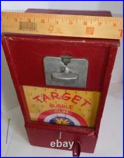 Vintage 1950's Hit The Target 1 Cent Gumball Machine Working With Key