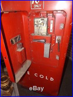 Vintage 1950s Cavalier CM-51A Coca Cola Coke Coin Vending Machine Runs Well