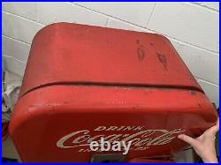 Vintage 1950s Vendo 39 Coke Machine- Collectable