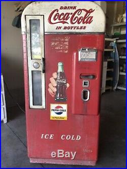 Vintage 1950s Vendo Coke Coca Cola Soda Vending Machine Model 81b. It Works