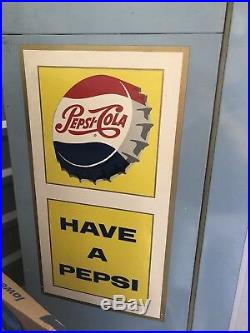 Vintage 1959 Pepsi Soda Vending Machine. Working