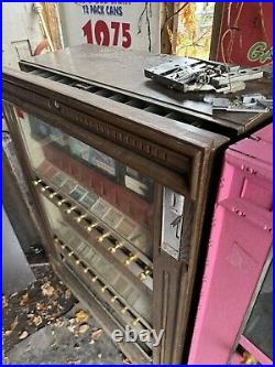 Vintage 1960's Camel cigarette vending machine. Camel Cigarettes Advertising