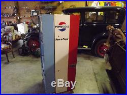Vintage 1960's Pepsi Machine