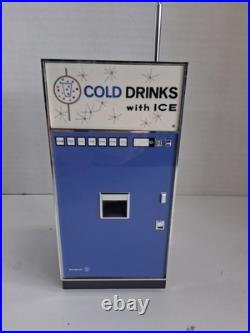 Vintage 1960s Westinghouse Soft Drink Vending Machine AM/FM Radio WORKS/NIB