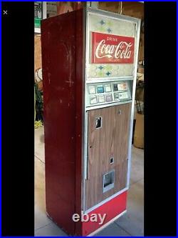 Vintage 1980's Coca Cola Vending Machine Coke for Parts Or Rebuild. See Photos