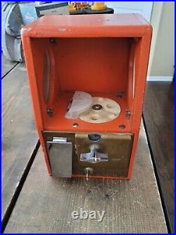Vintage 1 Cent Baby Grand Victor Vending Machine Co Chicago Gumball with Orig. Key