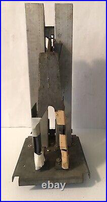 Vintage 5 & 10 Cent US Postage Stamp Dispenser Counter Coin Vending Machine &Key