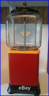 Vintage 5 CENT Coin Gumball Candy Prize Vending Machine withGlass Topper & Key
