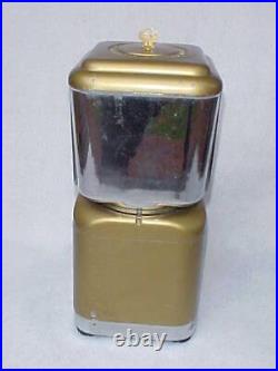 Vintage 5 Cent Acorn / Original Univeral Gumball Machine with Key