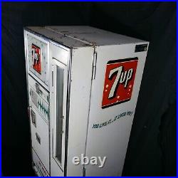 Vintage 7 UP Machine soda pop SV 2A COLD