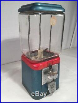 Vintage Acorn Peanut Gumball Machine. Good Condition. 10 Cent