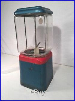 Vintage Acorn Peanut Gumball Machine. Good Condition. 10 Cent