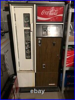 Vintage Antique Cavalier Coke Coca Cola vending machine. Model CSS-8-64