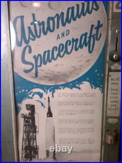 Vintage Astronaut cards tabletop vending machine 2 cents each with key & instruct