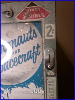 Vintage Astronaut cards tabletop vending machine 2 cents each with key & instruct