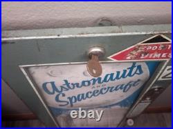 Vintage Astronaut cards tabletop vending machine 2 cents each with key & instruct