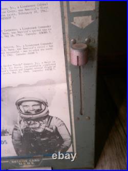 Vintage Astronaut cards tabletop vending machine 2 cents each with key & instruct