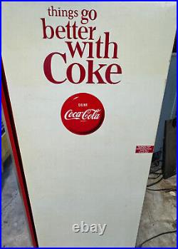 Vintage Coca-Cola Cavalier CSS-64-G Vending Machine. Ice Cold 32oF