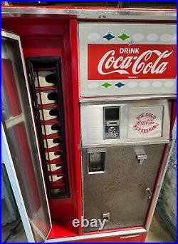 Vintage Coca-Cola Cavalier CSS-64-G Vending Machine. Ice Cold 32oF