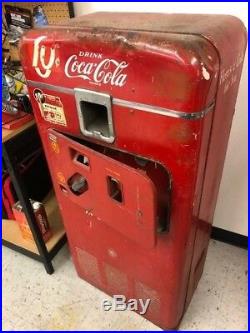 Vintage Coca Cola Machine