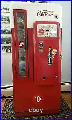 Vintage Coca Cola Machine 10 cent, Cavalier 72 runs and is ice cold