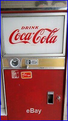 Vintage Coca-Cola Machine Made By Vendo In 1961 All Original Bar Man Cave Nice