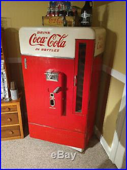 Vintage Coca-Cola Machine Vendo 110D Good Shape, Working