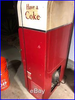 Vintage Coca Cola Machine Vendo 39 All Original BLOWS ICE COLD