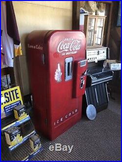 Vintage Coca Cola Machine Vendo 39 Working Cools Vends Needs New Paint