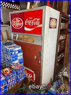 Vintage Coca-Cola Machine Vendo model V 348 / 198-6 (WORKS) vintage