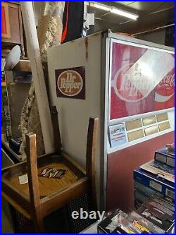 Vintage Coca-Cola Machine Vendo model V 348 / 198-6 (WORKS) vintage
