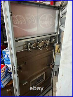 Vintage Coca-Cola Machine Vendo model V 348 / 198-6 (WORKS) vintage