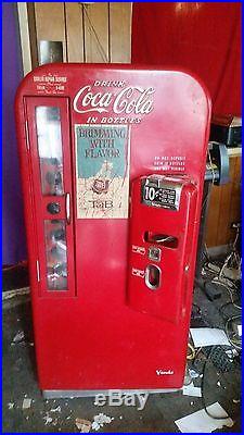 Vintage Coca-Cola Vending Machine H81A Vendo