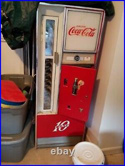 Vintage Coca Cola (cavalier Coke) Machine