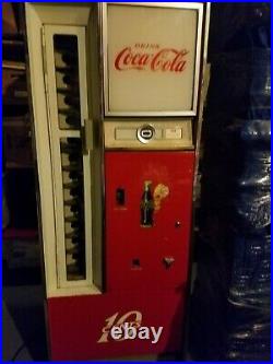 Vintage Coca Cola (cavalier Coke) Machine