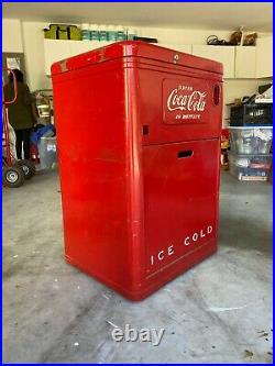 Vintage Coca Cola vending machine 1950s Vendo A23C mini bottle Top Load